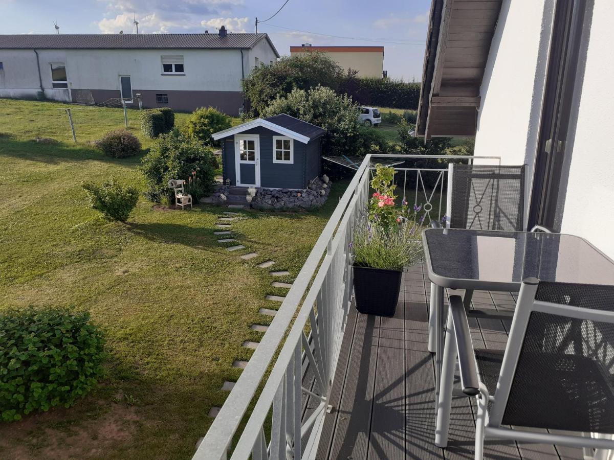 Eifelstern-Schoene Ferienwohnung Mit Balkon Kalenborn-Scheuern Exterior foto