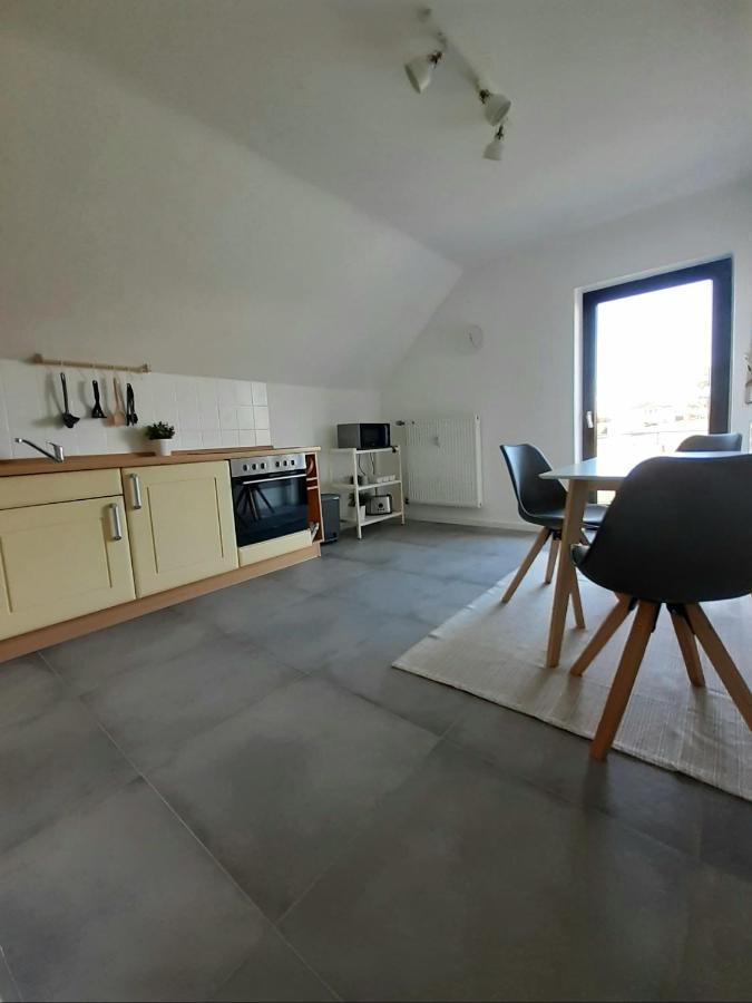 Eifelstern-Schoene Ferienwohnung Mit Balkon Kalenborn-Scheuern Exterior foto