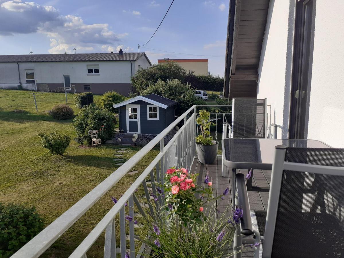 Eifelstern-Schoene Ferienwohnung Mit Balkon Kalenborn-Scheuern Exterior foto